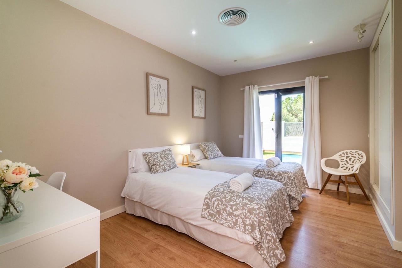 Vacation Marbella I Villa Riviera Del Sol, Private Pool, Jacuzzi, Walking Distance To The Beach Malaga Exterior photo